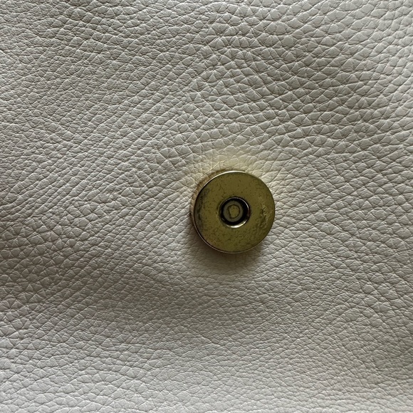 Guess cross body 3 tone purse - Picture 15 of 16